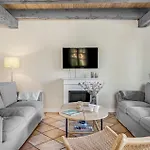 Amazing In With Jacuzzi Semesterbostad *
