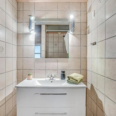 Ferienhaus Amazing In With Jacuzzi Græsted