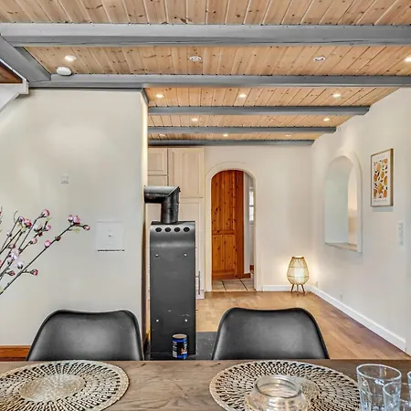 Ferienhaus Amazing In With Jacuzzi *