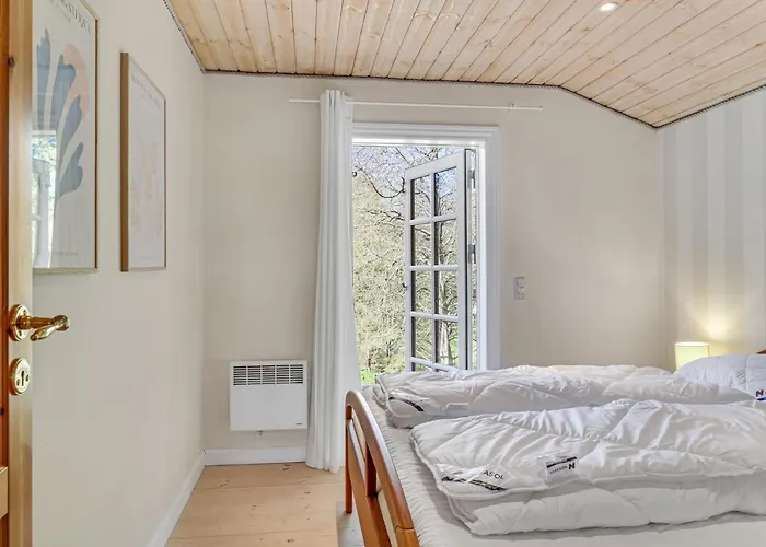 Amazing In With Jacuzzi *