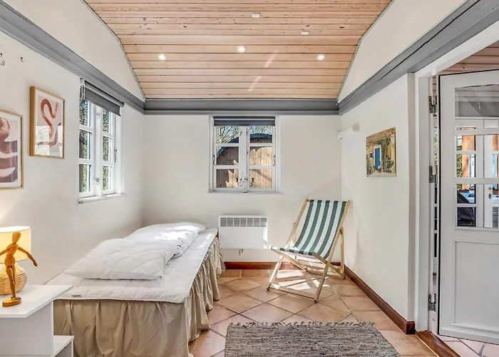 Amazing In With Jacuzzi Semesterbostad Græsted