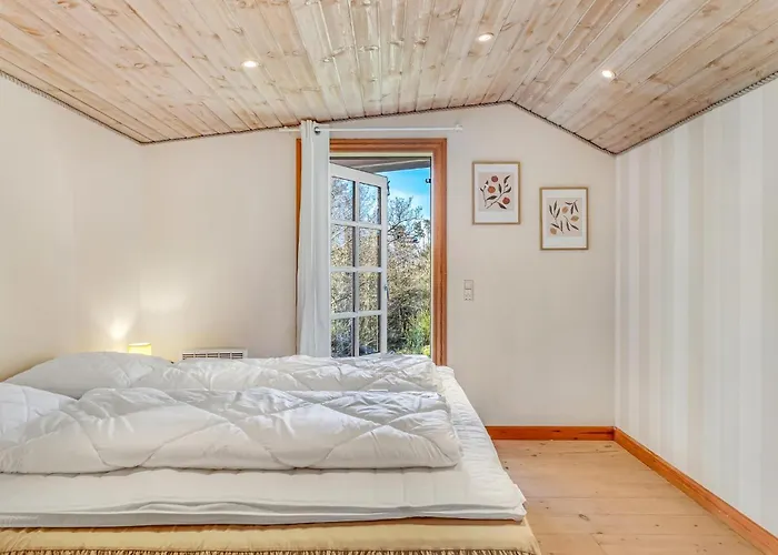 Amazing In With Jacuzzi *