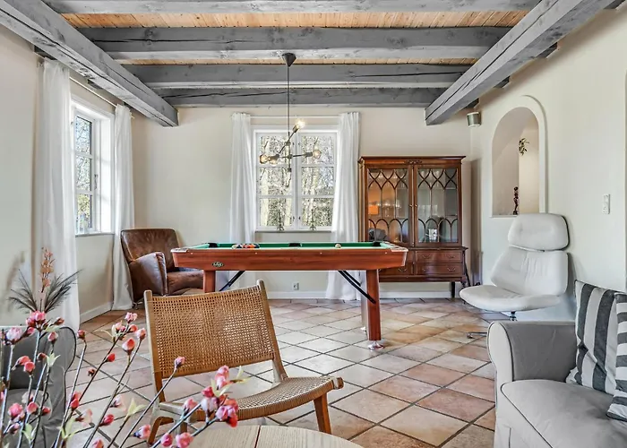 Semesterbostad Amazing In With Jacuzzi