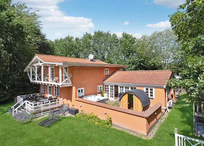 Amazing In With Jacuzzi